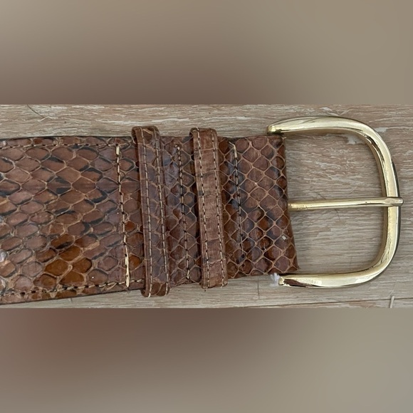 Vintage wide brown 100% genuine snakeskin  western style belt gold buckle; 31”
